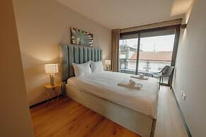 City Center Premium Apartment by Vacationy