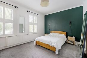 Inviting 3-bed House in Beckenham
