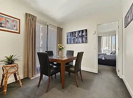 Spacious Apartment In Central Auckland