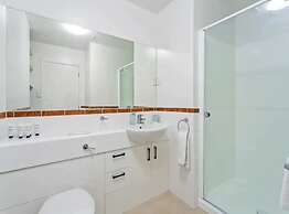 Stunning Sky Tower View Studio Pool And Gym!