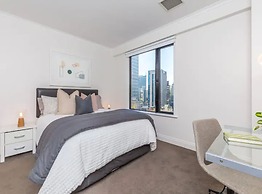 Gorgeous  Apartment With Nice View, Pool & Gym!