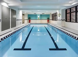 Gorgeous  Apartment With Nice View, Pool & Gym!