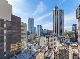 Gorgeous  Apartment With Nice View, Pool & Gym!