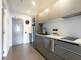Relaxing Two Bedroom Apt With Balcony!
