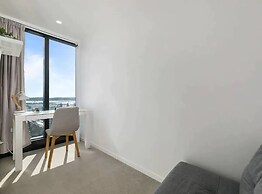 Sun Kissed Apartment With Panoramic Views