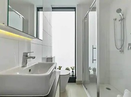 Sun Kissed Apartment With Panoramic Views