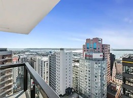 Just Opposite To Sky Tower, 2 Bed 2 Bath In Cbd