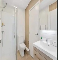 Just Opposite To Sky Tower, 2 Bed 2 Bath In Cbd