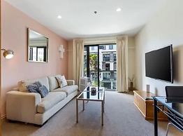 Beautiful Studio In The Viaduct With Free Carpark!