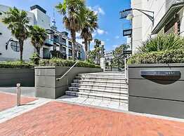 Viaduct Duplex - Free Parking, Best Location!