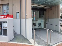 Central Modern Apartment With Remote Working Space