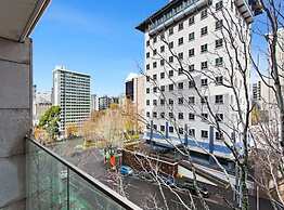 Central Modern Apartment With Remote Working Space