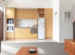 Roomy Loft Two Bedroom Apartment W/ Free Parking!