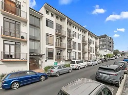 Roomy Loft Two Bedroom Apartment W/ Free Parking!