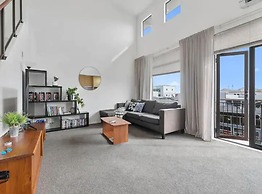 Roomy Loft Two Bedroom Apartment W/ Free Parking!