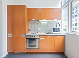 Lively And Stunning Auckland Central Apartment