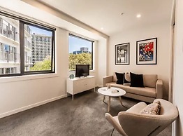 Beautiful Two Bedroom Apartment Next To Myers Park