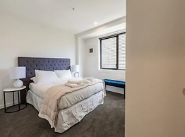 Beautiful Two Bedroom Apartment Next To Myers Park