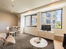 Beautiful Two Bedroom Apartment Next To Myers Park