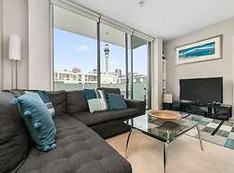 Beautiful Two Bedroom - Pool, Gym & Free Parking!