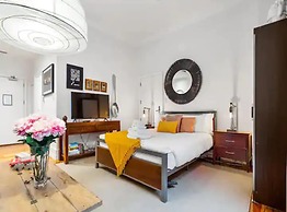 Stylish Studio With Pool And Gym