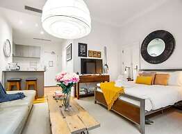 Stylish Studio With Pool And Gym