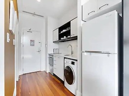 Lovely Bright Apartment With Balcony, Pool And Gym