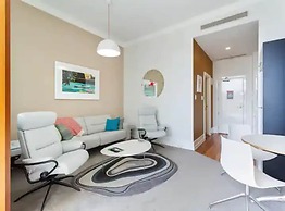 Lovely Bright Apartment With Balcony, Pool And Gym