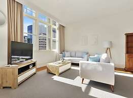 Beautiful And Spacious One Bedroom In Cbd!