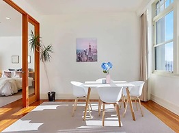 Beautiful And Spacious One Bedroom In Cbd!