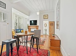 Cheerful 1 Bedroom Home With Free Parking