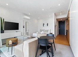 Sleek Modern Studio With Balcony!