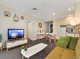 Pool, Gym And Style In The Cbd