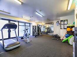 Pool, Gym And Style In The Cbd