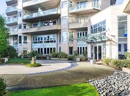 Wonderful Apartment With Free Parking!