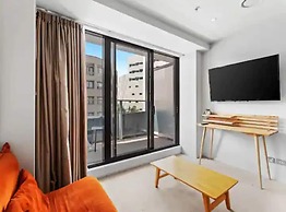 Stylish Central City 1-Bedroom With Patio