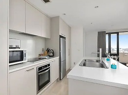 Beautiful Sky Tower View Home W/ Free Parking
