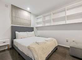 Beautiful Sky Tower View Home W/ Free Parking