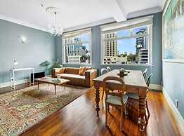 Fabulous Style On Queen Street!