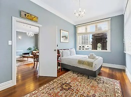 Fabulous Style On Queen Street!