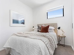 Stunning Modern Two Bedroom - Perfect Location!