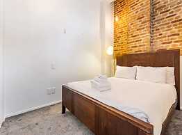 Stylish City Pad Near Sky Tower!