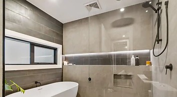 Awesome Apartment W/ Parking!