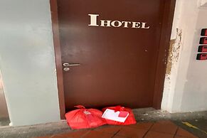 I - Hotel