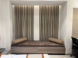 HOTEL THE ROYAL VISTA