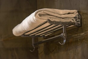 HOTEL THE ROYAL VISTA