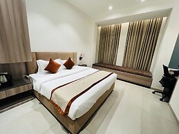 HOTEL THE ROYAL VISTA