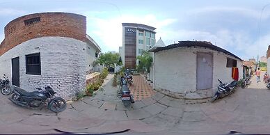 HOTEL THE ROYAL VISTA