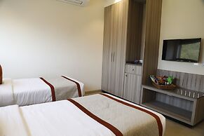 HOTEL THE ROYAL VISTA