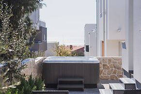 Tomana Apartment with Jacuzzi